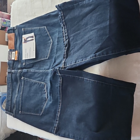 New Lucky Brand High Rise Flare 2 Way Stretch Jeans (Available in Sz 12 - Picture 9 of 10